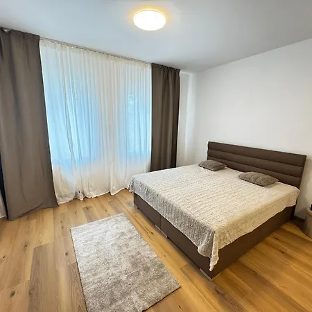 Riverside Apartment Prague