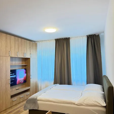 Апартаменты Riverside *
