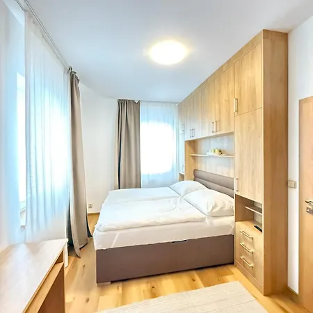 Parkside * Prag
